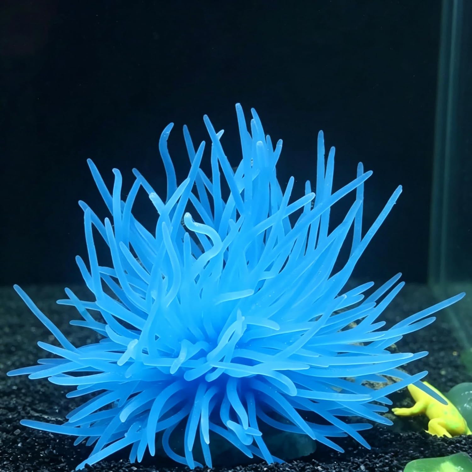 1 Silicone Aquarium Plants Glow — WeirdThingsToBuy weird find