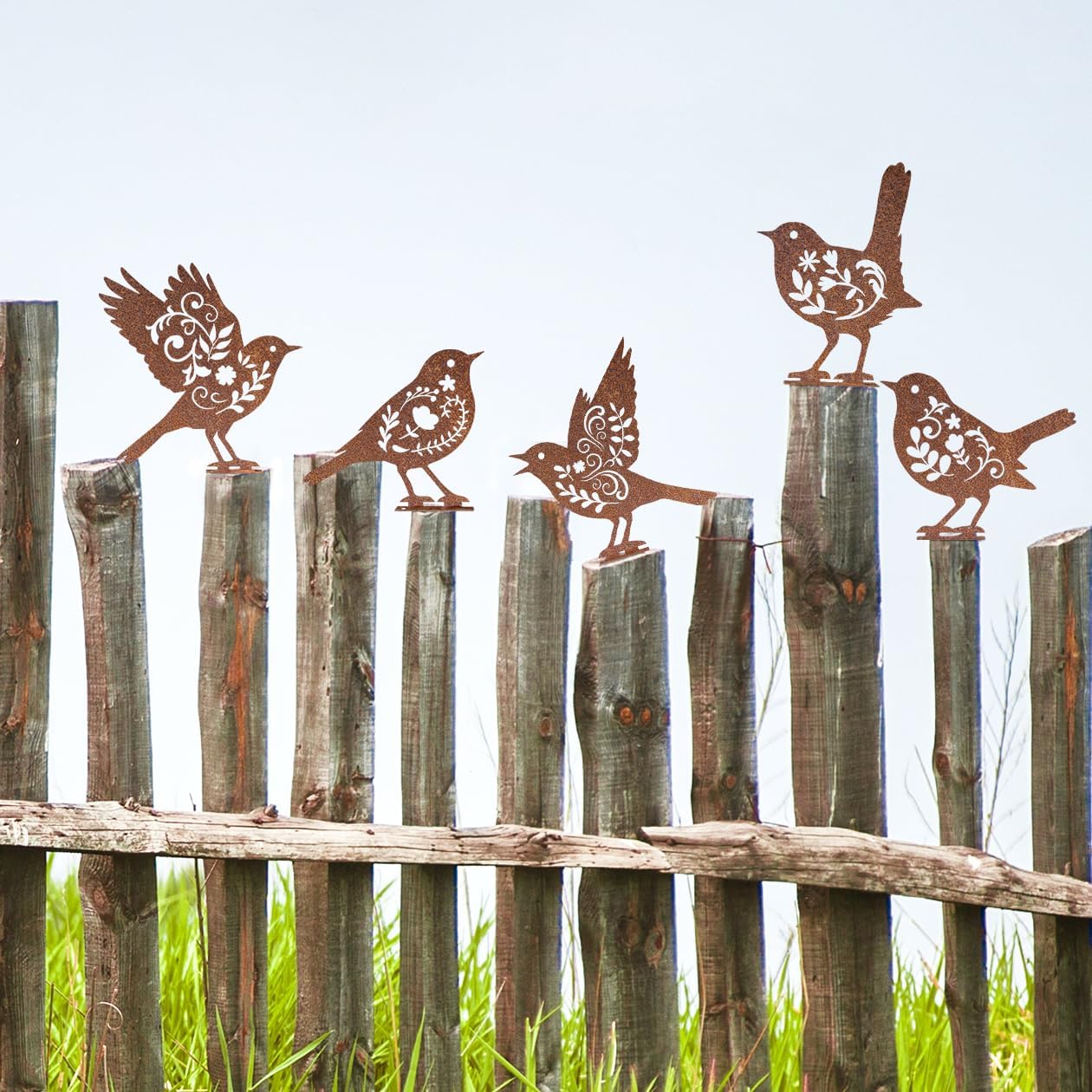 Legendary Pigort Metal Birds Fence Decoration — WeirdThingsToBuy weird find